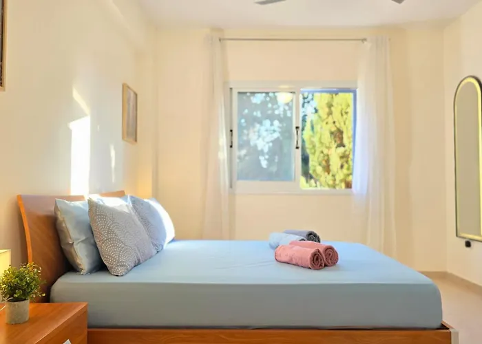 Css Cheeky Smart Superior 2bd Limnaria